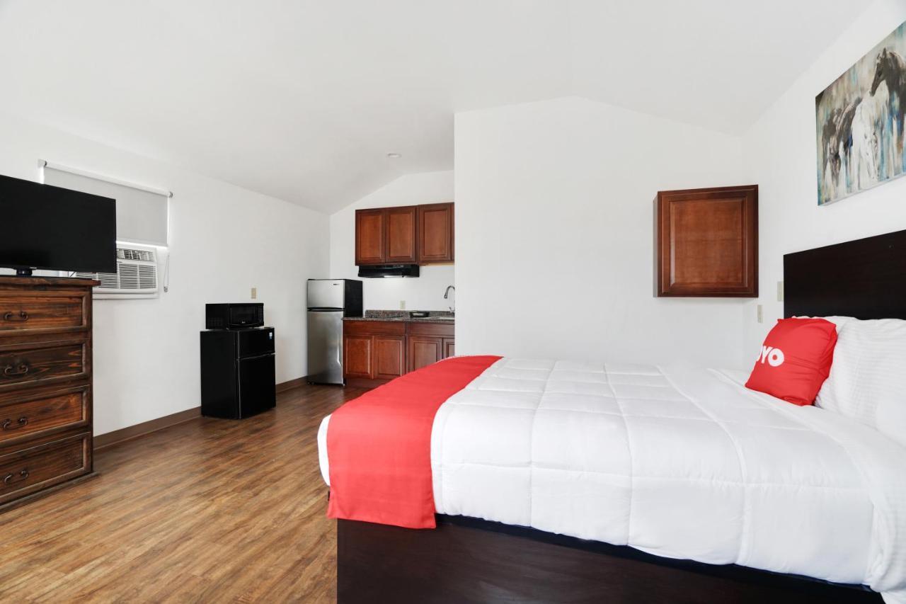 The Resource Inn -Big Lake Tx Экстерьер фото