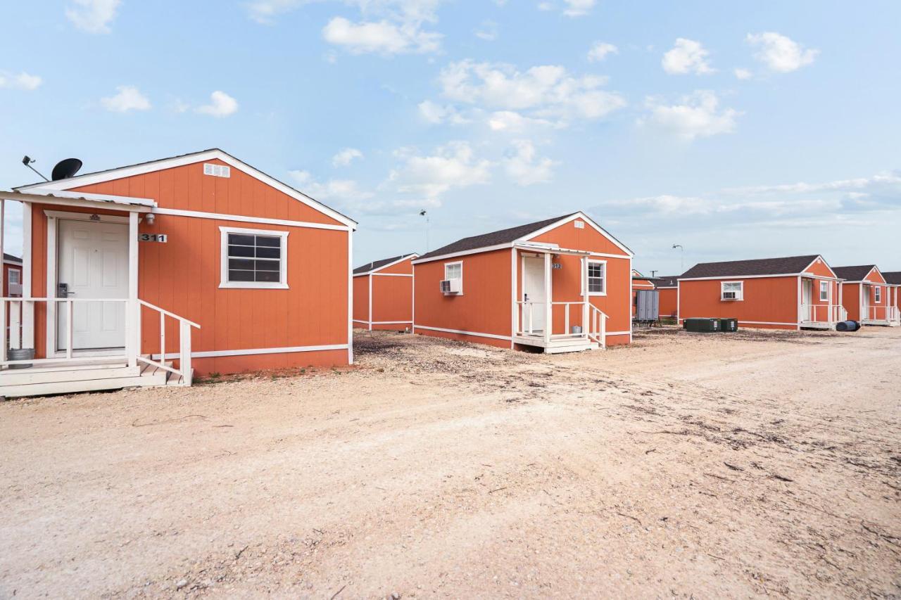 The Resource Inn -Big Lake Tx Экстерьер фото