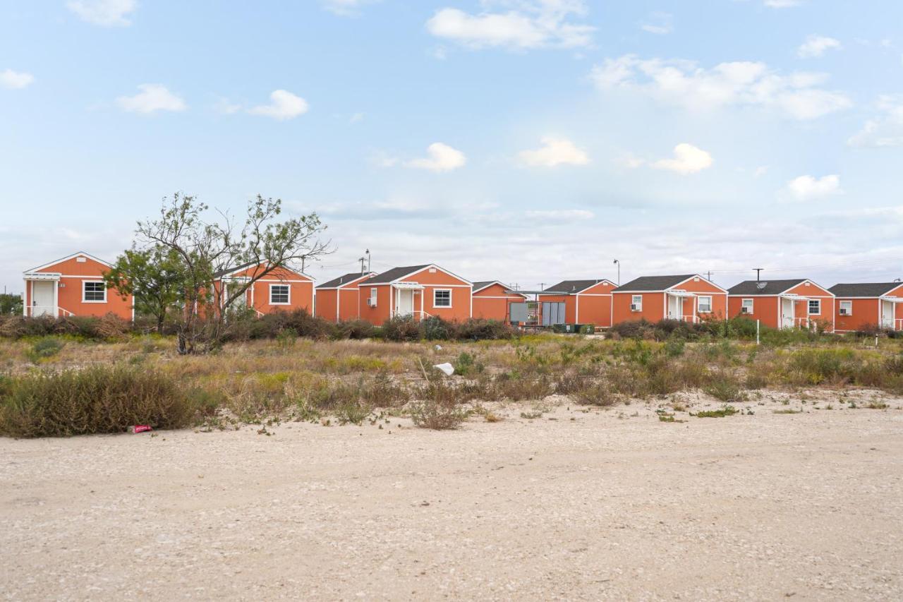 The Resource Inn -Big Lake Tx Экстерьер фото